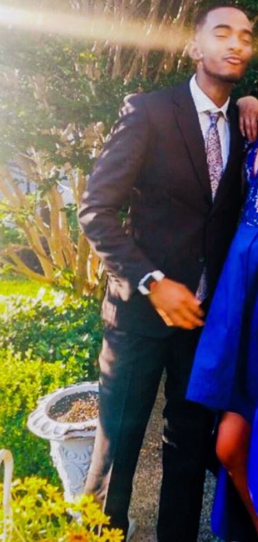 FairfaxCountyPD's tweet image. MISSING ENDANGERED ADULT: 21 y/o Brandon White was last seen on January 31 in the 3100 block of Monticello Drive in Falls Church.  He is 5’7”, 120 lbs, w/ black hair and brown eyes.  He is endangered due to mental and/or physical concerns.  Call 703-691-2131 w/ any info. #FCPD
