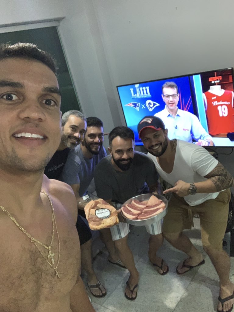 lsantosdba's tweet photo. Picanha e panceta para o SuperBowl #SuperBowlNaESPN https://t.co/xEppfjsZa1