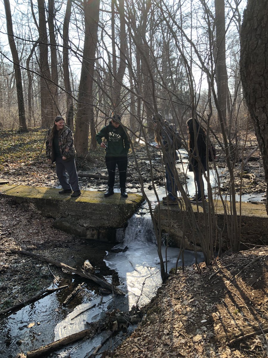 The average American consumes roughly 2400 calories during a 4-5 hour Super Bowl party.  This means our two mile hike today (approximately 350 calories) would need to be repeated another six times just to break even! #math #outdoorclub #outdoorkids #kidswhohike #scenicnewyork