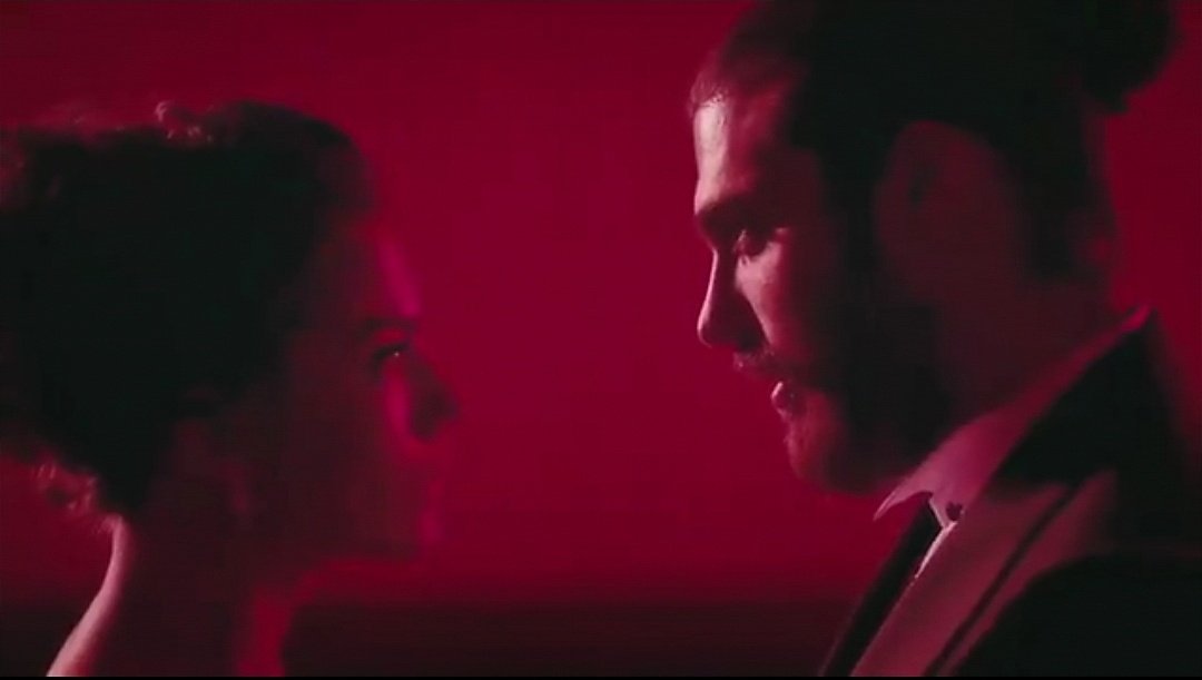 Sabéis por qué estás escenas nos pusieron los pelos de punta? Porque todas vinieron después de varios capítulos de drama. No hay recompensa sin esfuerzo. Si vienen curvas basta con ponerse el cinturón😏
#ErkenciKuş #CanYaman #DemetÖzdemir