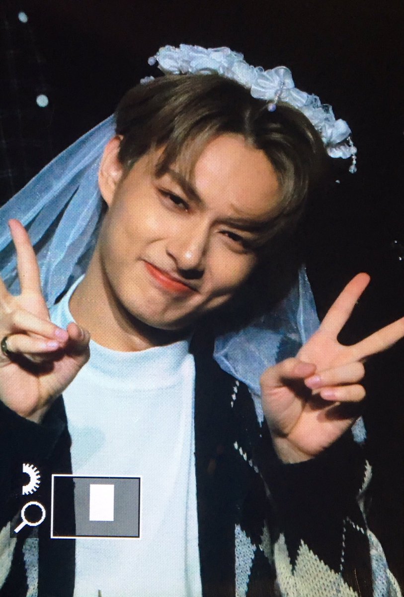 Stay_Gold0610's tweet photo. 190203 압구정 팬사인회 
#문준휘 #준 #세븐틴⁠ ⁠ #文俊辉  @pledis_17 https://t.co/gPvTXYOzRr