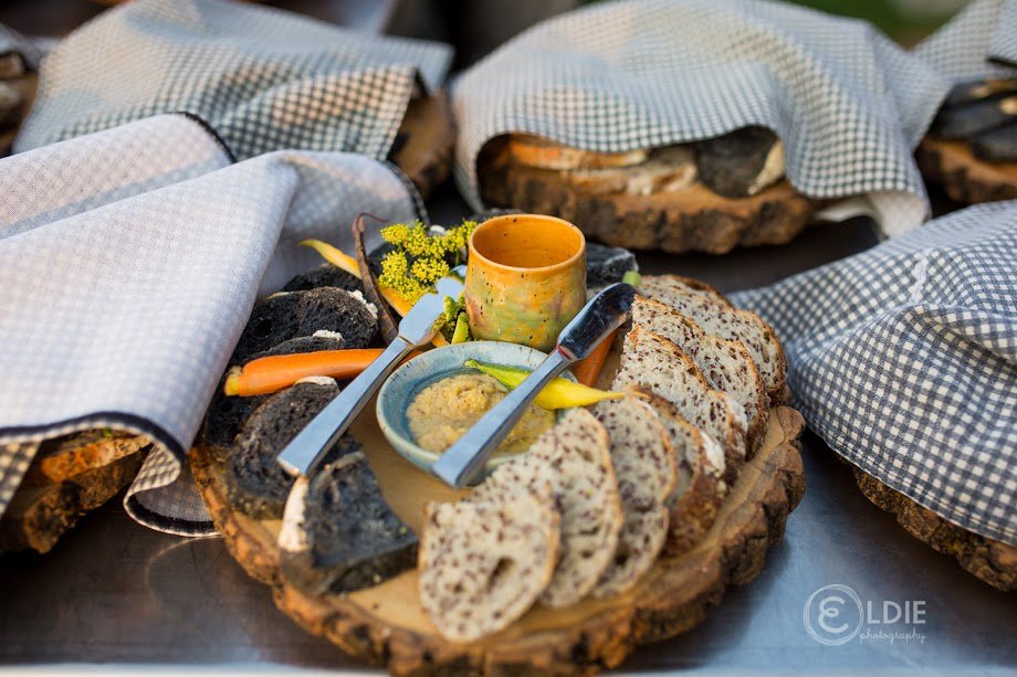 southpondfarms's tweet image. Learning the traditional art of #BreadMaking in a country farmhouse kitchen just has a certain appeal, doesn&apos;t it? Bringing us back to the days where everyone made their own! Tickets available for our Feb/March workshops: bit.ly/2TvPH7i #BreadWorkshop #SouthPondFarms