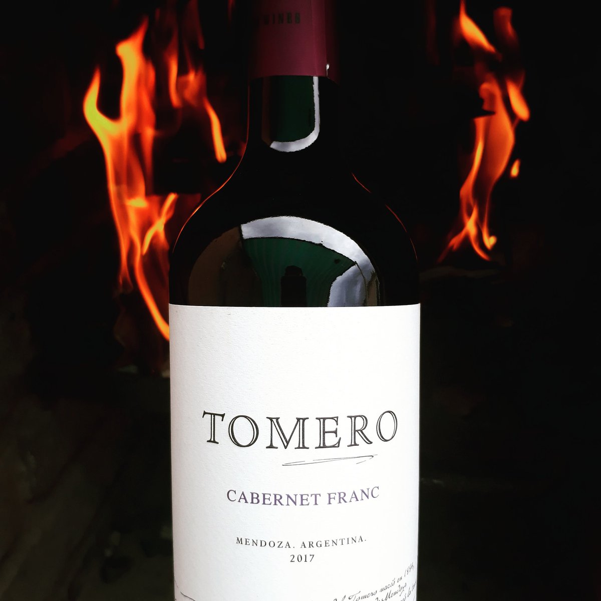 CristianChatore's tweet photo. Domingo de un #Clásico #TOMERO #CabernetFranc 2017 by #JuanPabloMurgia @BodegaVistalba
@SalpicadosV
#UnidosPorUnaPasión
#Vino #Wine #Tinto #ReWine #Tomero #TomeroWines #Vistalva #VistalvaWines #Mendoza #Argentina #Winetime #Winelover #Winelife #Sommlife #Sommstyle https://t.co/VGzJ63K1Nz