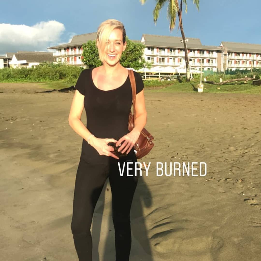 FilmCrewTrainer's tweet image. Carolyn Harris is enjoying #Fiji 🏖 Tks to @filmandfiji for bringing her out to conduct 2 #SetDecorating seminars. Beautiful #FijiIslands has a whole new batch of #filmmaking peeps ready to work on a #filmcrew!

#FemaleFilmmakers
📷 IG/carolyndharris
instagram.com/p/BtZJsM3AfFK/