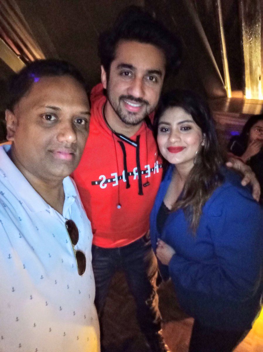 dhempe's tweet photo. Was wonderful to meet again India's top YouTubers Mumbiker @emNikhil and #Shanice at @under25official after party at @Big_Brewsky #Hennur .. Looking forward to doing more work together again βΊ #GVMediaTech #DhempeTravelblog #MacroTraveller #DhempeNivyTravels https://t.co/Qp55re32sI