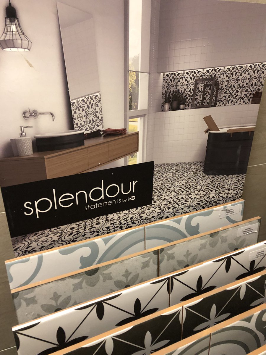 PureStyle33's tweet image. Loving our new tile display #Darwen #tiles #blackburn #splendour #mosaic