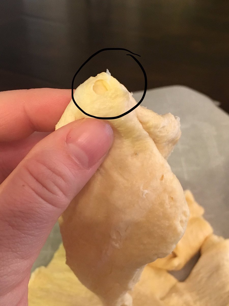 labo787's tweet image. Scary stuff while prepping for the super bowl tonight. Please share to get the word out. #glassinfood #signatureselect crescent rolls I’ve called the company but they didn’t seem overly concerned