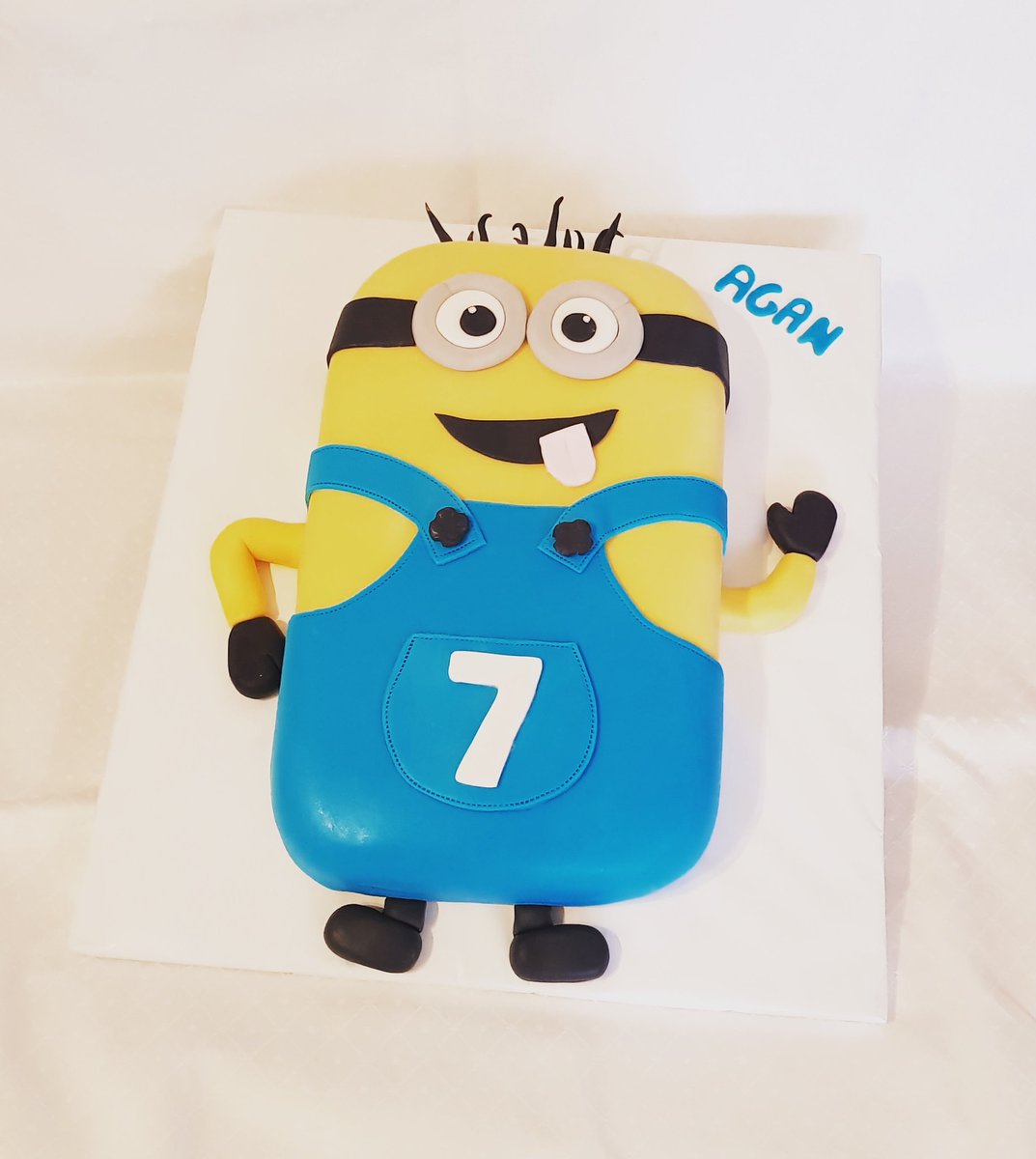 Minionscake