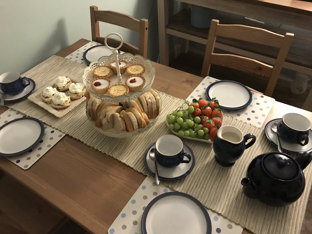 Sometimes what’s needed on a Sunday afternoon is to shut the door, get the #cake stand out and have a little #afternoontea 🍰

#teatime #Denby #scones #cakestand #cherrybakewells #cupsandsaucers
