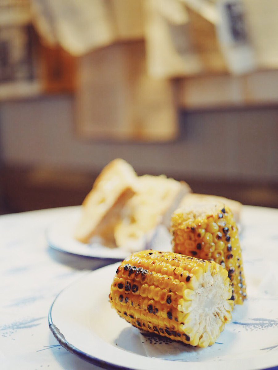 Feeling a little peckish this chilly Sunday evening? Don’t forget our kitchen is open until 10:30pm every day of the week to keep your bellies warm! Large selection of delicious craft beer also helps....