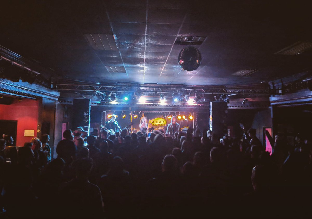 BEDFORD. What a way to end our @IVW_UK tour. Huge respect for all the venues and promoters and punters who made this IVW week so amazing, remember now these venues aren't just open 1week. Let's try our best to support them all year round, we need them now more than ever! #IVW19