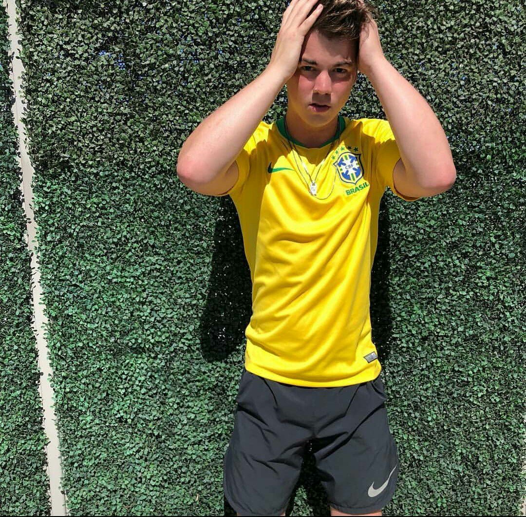 jaredpmuch's tweet image. Happy birthday to you @taylorcaniff i love you so much.
Thank you for always being yourself, and for always making people happy! Thank you for existing Brazil loves you!!!! 
#HappyBirthdayTaylorCaniff #TaylorCaniff #BrazilLovesYouTaylor