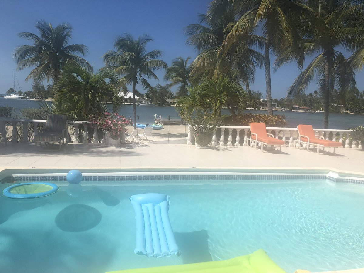 I think I’ll just stay here awhile! #byewisco #islandlife #kailypso