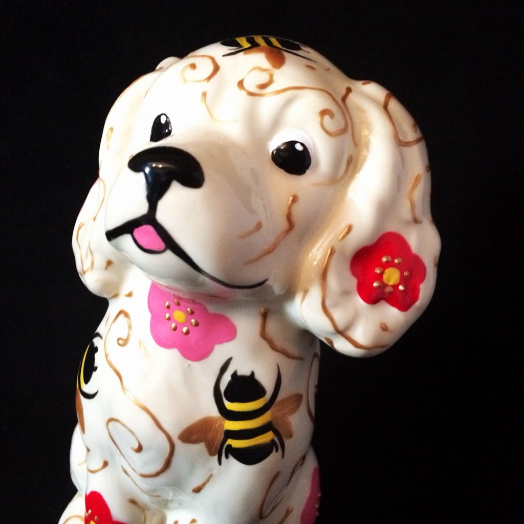 Hazceramics's tweet image. Bumble bee design added to Etsy shop etsy.me/2F88ger #UKCraftersHour #handmadehour #crafters #ukrunchat