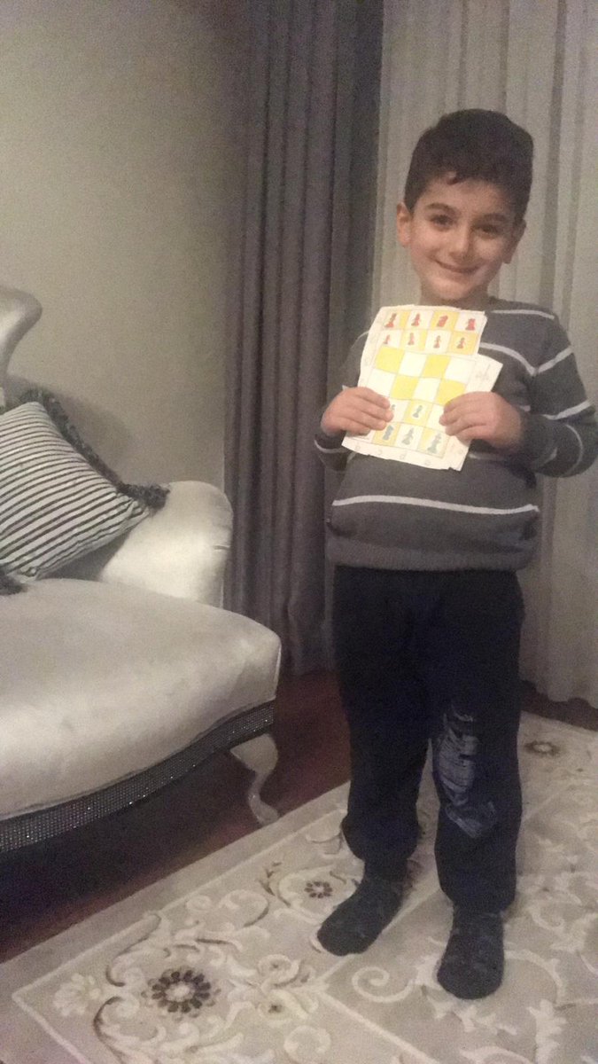 Anaokulu hazırlık öğrencilerimiz,  yarıyıl tatilinde kendi satranç takımlarını yaptılar