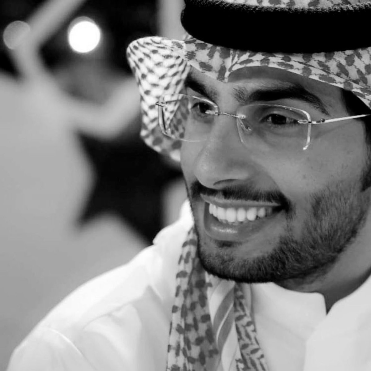 إنا لله وإنا إليه راجعون
يا أيتها النفس المطمئنة إرجعي إلى ربك راضية مرضية فادخلي في عبادي وأدخلي جنتي بقلوب مؤمنة بقضاء الله وقدره نتقدم بخالص العزاء والمواساة إلى الشعب الكويتي سائلين الله سبحانه وتعالى أن يتغمد الفقيد بواسع رحمته ويسكنه فسيح جناته 🇰🇼🇶🇦💔

#احمد_خالد_المسفر