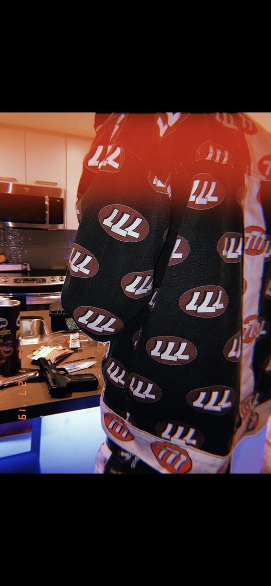 GOTHMONEYRCRDS's tweet image. NEW @kaneGrocerys X @777SHI7 

RARE SHIT COLLECT WHILE YOU CAN

777shit.shop