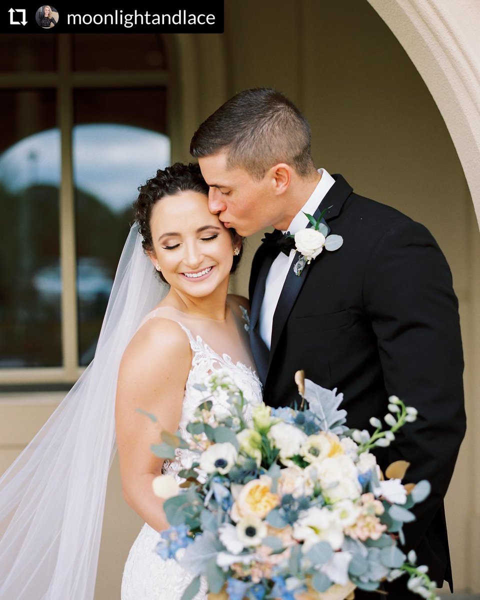 SouledOutLA's tweet photo. #RepostPlus @moonlightandlace
- - - - - -
FEATURED / / in @motifmagazine and so thrilled to relive this perfect day with Mr. & Mrs. Trey Broussard 💕
#featured #featuredwedding #weddinginspiration #pictureperfect #weddingplanner https://t.co/N7f6mRZ9g7