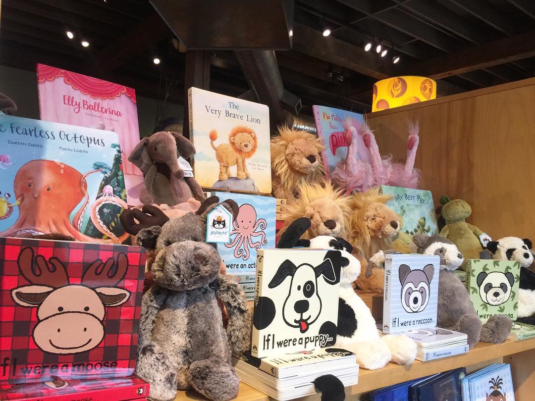 goldenbraidbook's tweet photo. Our children’s section is filled with matching books and lovies from Jelly Cat. These stuffed animals are incredibly soft and durable Plus the books are perfect for little readers. Come check them out! 
 #jellycat #stuffedanimals #books #childrensbooks #youngreaders #read https://t.co/kRx2pNCYCr