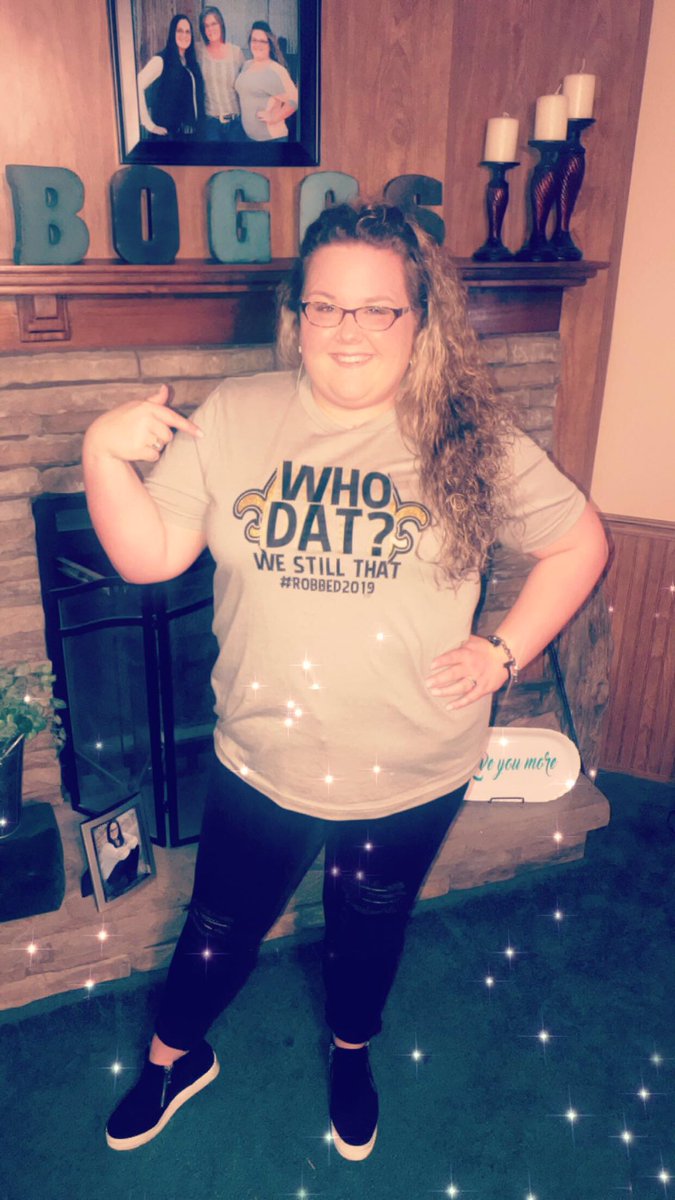 MaddieBoggsXOXO's tweet photo. We all know who should really be in the super bowl today and my shirt says it all. 💁🏼‍♀️ @Saints @drewbrees @Cantguardmike @SeanPayton @camjordan94 @A_kamara6 @MarkIngram22 @shonrp2 @T_Armstead72 love my boys no matter what ⚜️🖤 https://t.co/0LmwGes58k