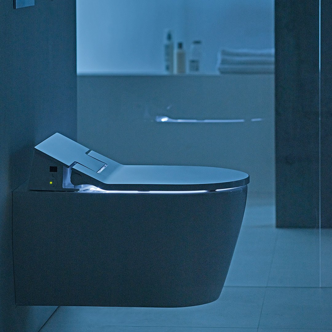 No SuperBowl would be complete without a battle of our own "super" "bowls"! With their rimless flush, low water consumption, and option for SensoWash® Slim, our "best toilets" are sure to give you perfect touchdown-worthy flush every time. Who's our MVP?  You decide! 🏆🏈🚽