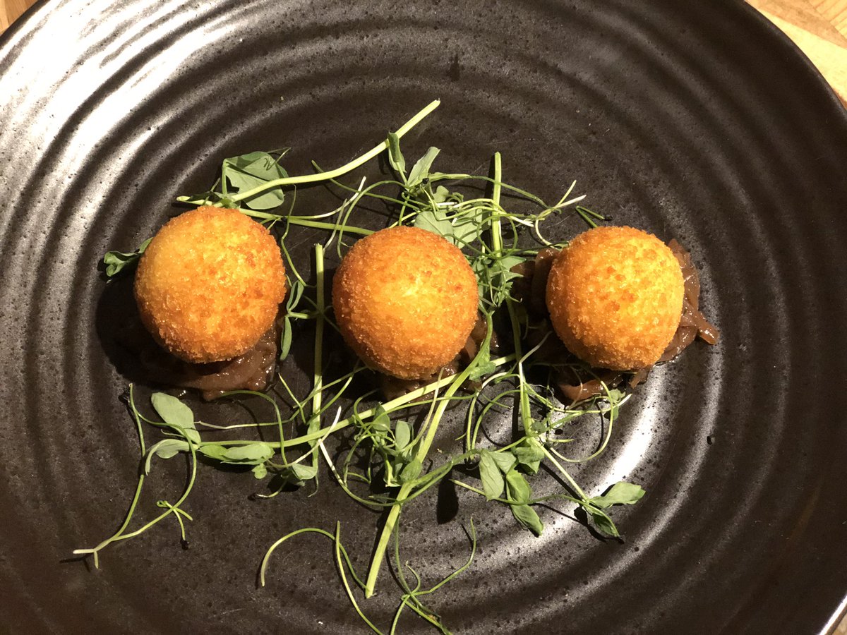 A little starter packed with flavour.. Goats cheese, thyme &amp; honey bonbons with onion jam, small things can be beautiful.

#wilmslow #styal #masterchef #masterchefuk #alderlyedge #foodie #foodieheaven #beautifulfood #livingthedream #goatscheese #honey #bonbons #onionjam