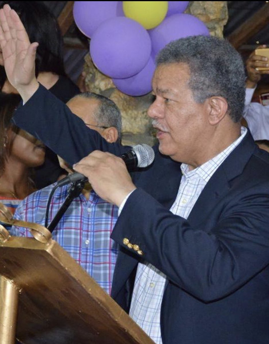 LeonelFernandez's tweet photo. Agradezco a los compañeros, dirigentes y personalidades que nos recibieron con gran hospitalidad y entusiasmo en las provincias Peravia, Azua y Barahona. Junto a ellos y con ustedes, seguiremos construyendo la Renovación de la Esperanza. Hoy más que nunca #NoHayMarchaAtrás https://t.co/IeMD7eOnL9