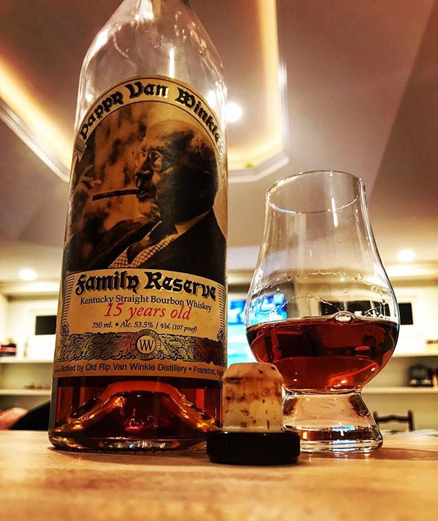 BourbonNut's tweet photo. Pappy 15 for super bowl sipping. I saw where a vertical (10, 12, 15, 20, 23) of Pappy went at a charity auction in S.C. for $49,000.00 this weekend. I don’t know if this pour tastes that good... but it’s real good #pappy15 #pappyvanwinkle #pappy #bourbon https://t.co/Z9p08p50Pj https://t.co/UaHwoBdJBx