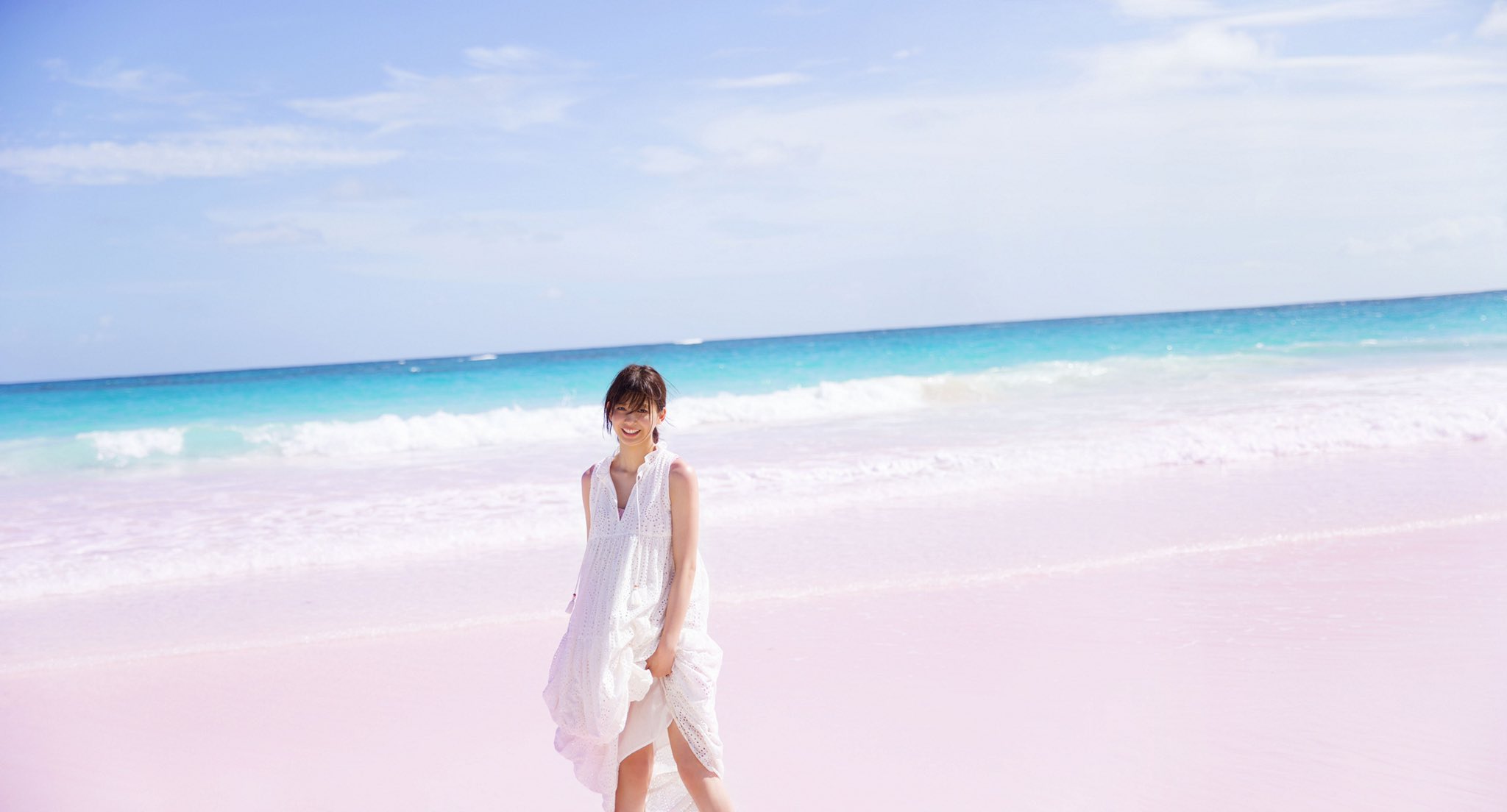 ট ইট র 欅坂46渡邉理佐1st写真集 無口 大好評発売中 公式 先行カット3枚目は バハマ エルーセラ島の ピンクサンドビーチ なんとこの海 その名の通り砂浜がピンク 飛行機とフェリーを乗り継いで たどり着いた場所はまさに ট ইট র 欅坂46渡邉理佐1st写真集 無口 大好評発売中 公式 先行カット3枚目は バハマ エルーセラ島の ピンクサンドビーチ なんとこの海 その名の通り砂浜がピンク 飛行機とフェリーを乗り継いで たどり着いた場所はまさに
