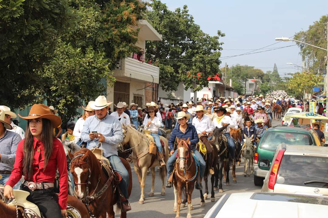 Este 27 de abril conmemoraremos con una MAGNA CABALGATA, los primeros 16 caballos que ingresaron a México x costas veracruzanas hace 500 años <a href="/cadena_ceron/">Eduardo Cadena Cerón</a> <a href="/CuitlahuacGJ/">Cuitláhuac García</a> <a href="/XochitlArbesu/">Xochitl Arbesú</a>