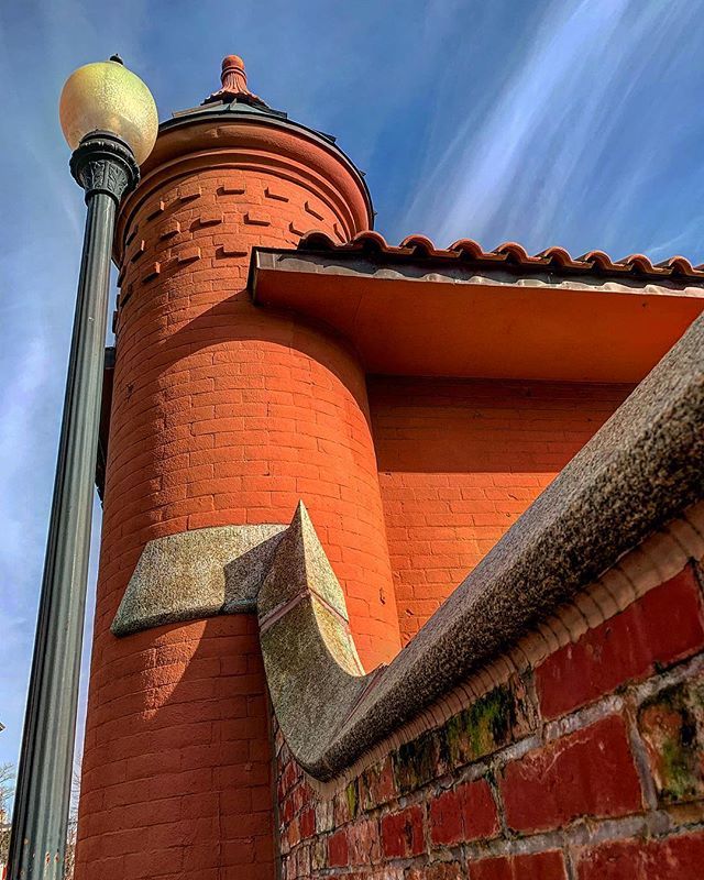 davepepper01's tweet photo. #architecture #color #clouds #ShotOniPhone #acreativedc #igdc #exposeddc #streetphotography #photography 
#justgoshoot #moodygrams #visualambassadors #createexplore #watchthisinstagood #leagueoflenses #theimaged #visualsofearth  #roamtheplanet #visualsof… https://t.co/mQWrqQnkNc https://t.co/dOb1qqtXzt