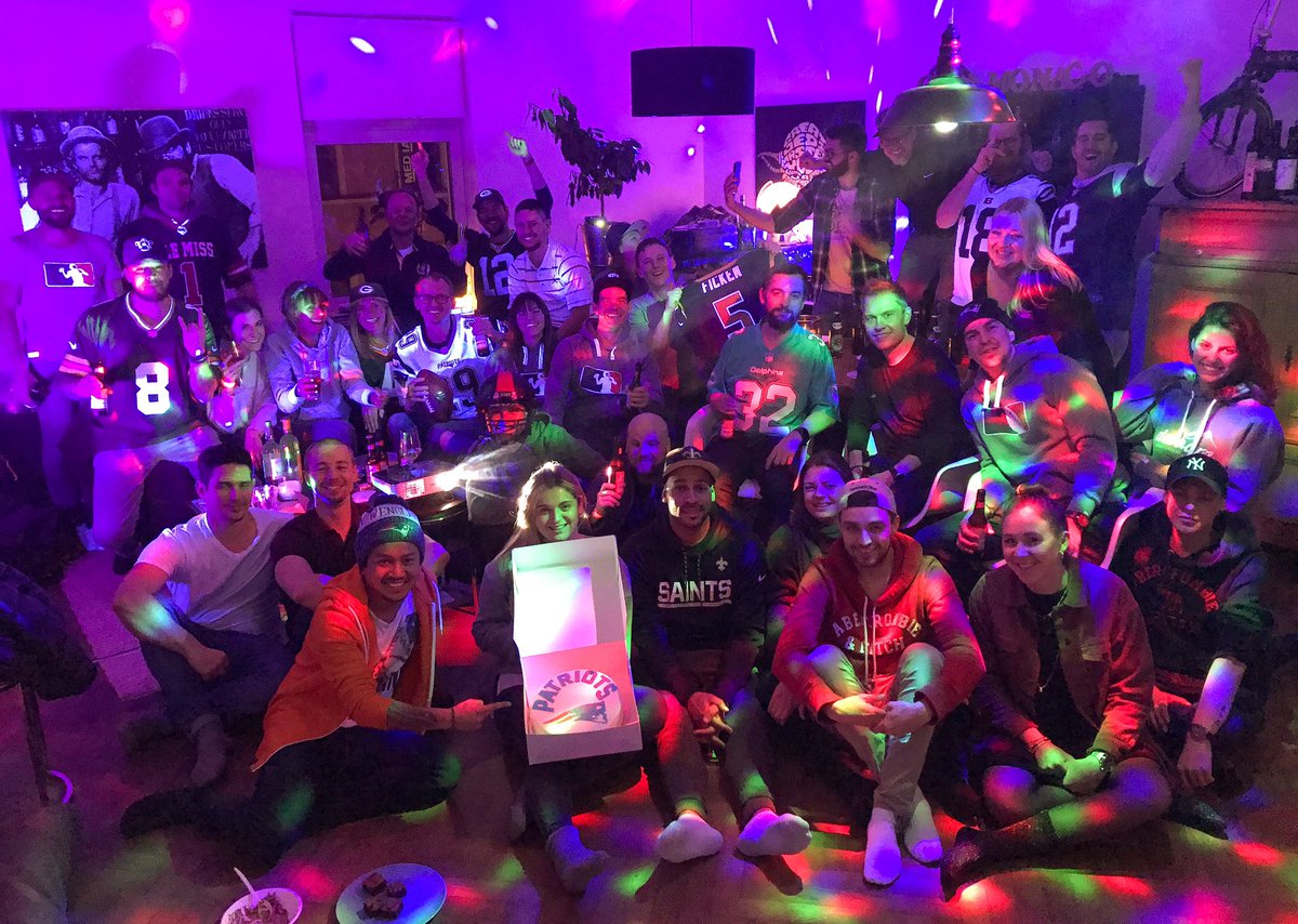 franzmunchinger's tweet photo. Die vielleicht größte private #SuperBowLIII Party Münchens...Bayerns? 💃🕺🏻🎉🍺🏈
#teamsuperbowl #ausliebezufootball #casamonaco #ranNFLsuechtig #nfldeutschland #prosieben @rannfl_suechtig @rannfl_suechtig @NFLDeutschland #ransb53 #ranNFL #ranNFLCountdown @FrankBuschmann @Icke41 https://t.co/jewbCU8J8R