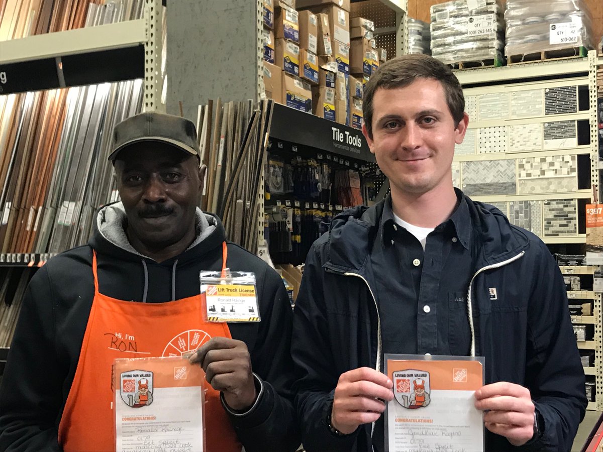 becky_nation1's tweet image. Ron and Jonathan knocked it out of the park in D28 last night! Closing standards kicking in #shelfmaintence #storestandards #closingcrew ⁦@TammyColemanTHD⁩ ⁦@RachelFosterHD⁩