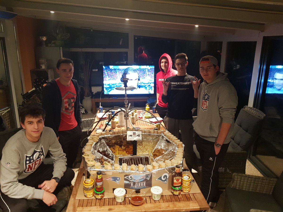 GamersPlayDE's tweet photo. Wir sind bereit! #rannfl
#ranSB53 #ranNFLsuechtig #ranNFLCountdown #SuperbOwl #SuperBowlLIII #snackstadion https://t.co/1LBKvMBq7o https://t.co/IFeWgqfOF5