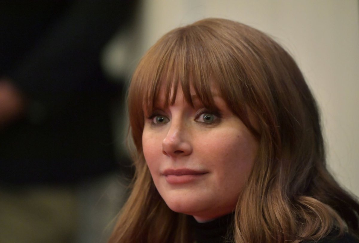 BryceHowardWeb's tweet photo. 📷 Hasty Pudding Theatricals Honors @BryceDHoward As 2019 Woman of The Year | https://t.co/5ipOl1OzGi #BryceDallasHoward https://t.co/ai07iEsbRH