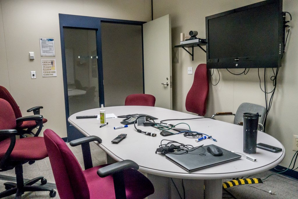 Downes's tweet photo. Meeting Room. https://t.co/jFL3CMgGpy January 31, 2019. This is where we have our team meetings - a few of us here, and by videoconference to people in three other cities. You can see my coffee cup, phone and computer on the table. After the meeting I did time sheets, I sat in … https://t.co/2fEWlNh28F