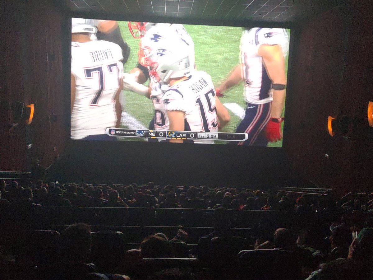 Viny_Cesar's tweet image. Cinema Golden Square em SBC

Sem som e sem ar!!!

#SuperBowlNoCinema 
#SuperBowlnaESPN