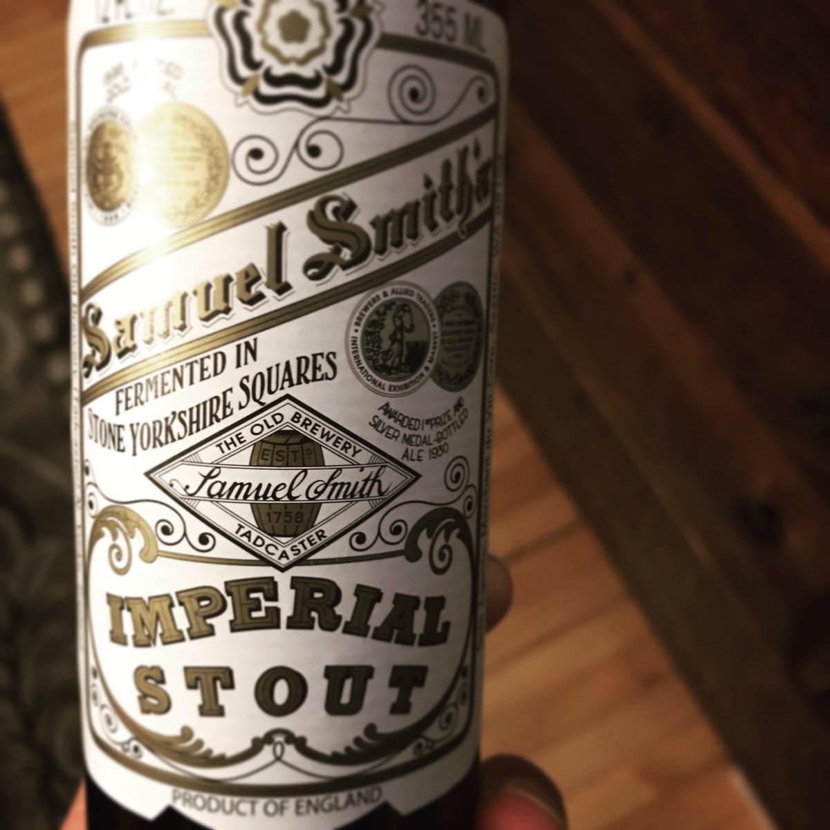 JB_SoundGuy's tweet photo. One hell of a brew. #stout #yorkshire #oldbrewery #samuelsmithbrewery #delicious #beeradvocate https://t.co/V8LQo89obt