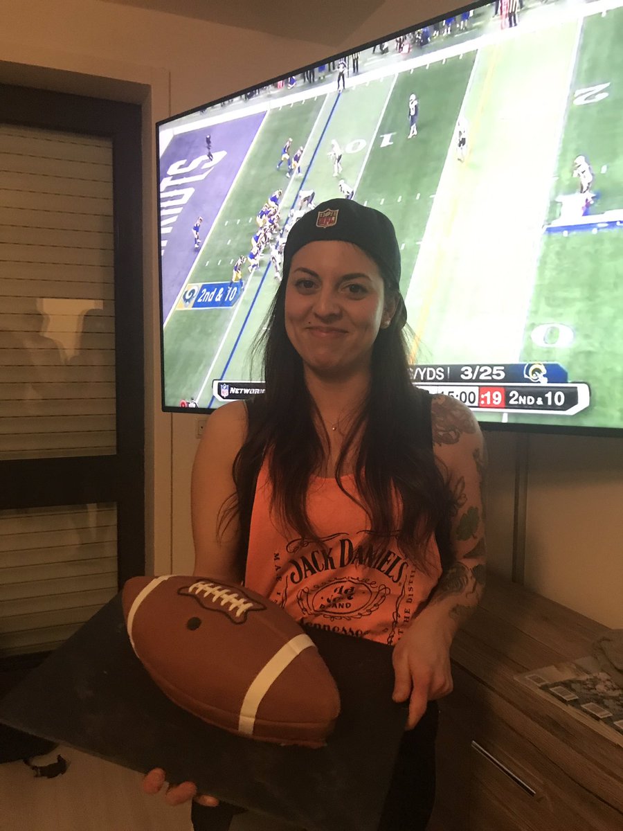 LLuis307's tweet photo. @NFL Schlosshotel Rettershof  #best patisier on Earth  
#SuperBowl2019 #superbowlparty #SuperBowl53 #amazingcake #bestteamever #bestworkmumumonEarth https://t.co/W2zihsq9jo