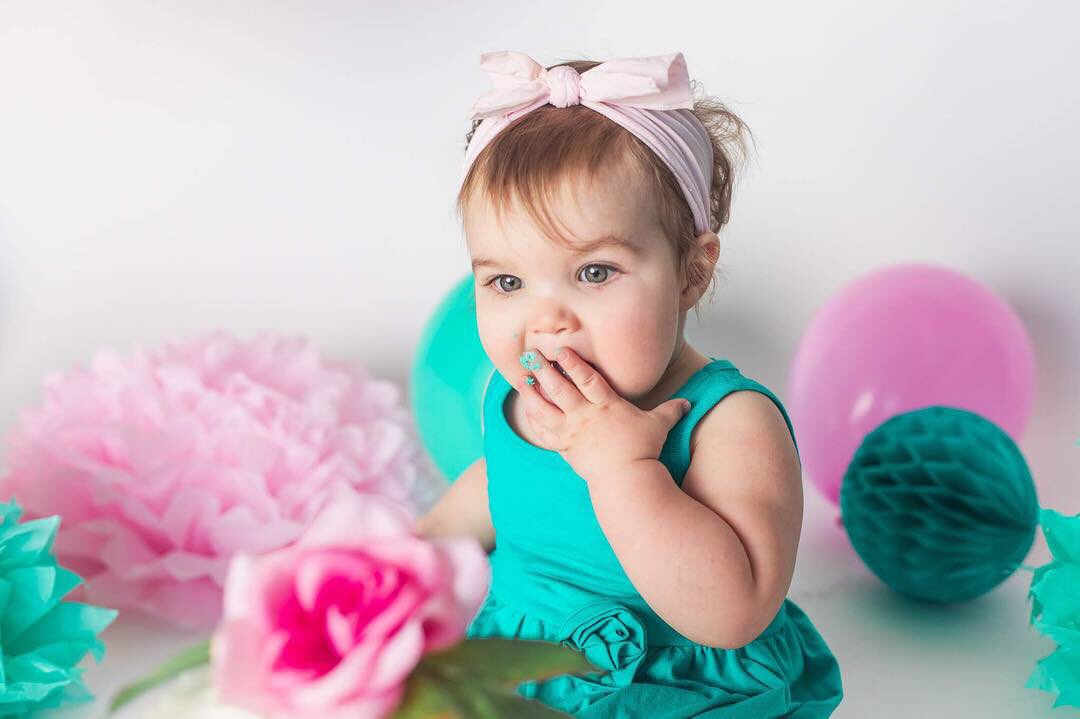 StoopsDigital's tweet photo. Jovie’s first cake smash! 🎂👊💥 https://t.co/ClIUzQy1kt