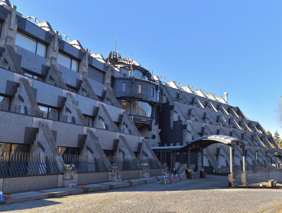 フジヘイ 静岡 山梨観光 A Twitter 静岡県御殿場のホテル ｌａｌａ ｇｏｔｅｎｂａ ファイナルファンタジーの世界に入り込んだような気分を味わいながら 富士山の全景を楽しめる 一度で2度おいしい贅沢なホテル もともとは オムロンの保養所として建て