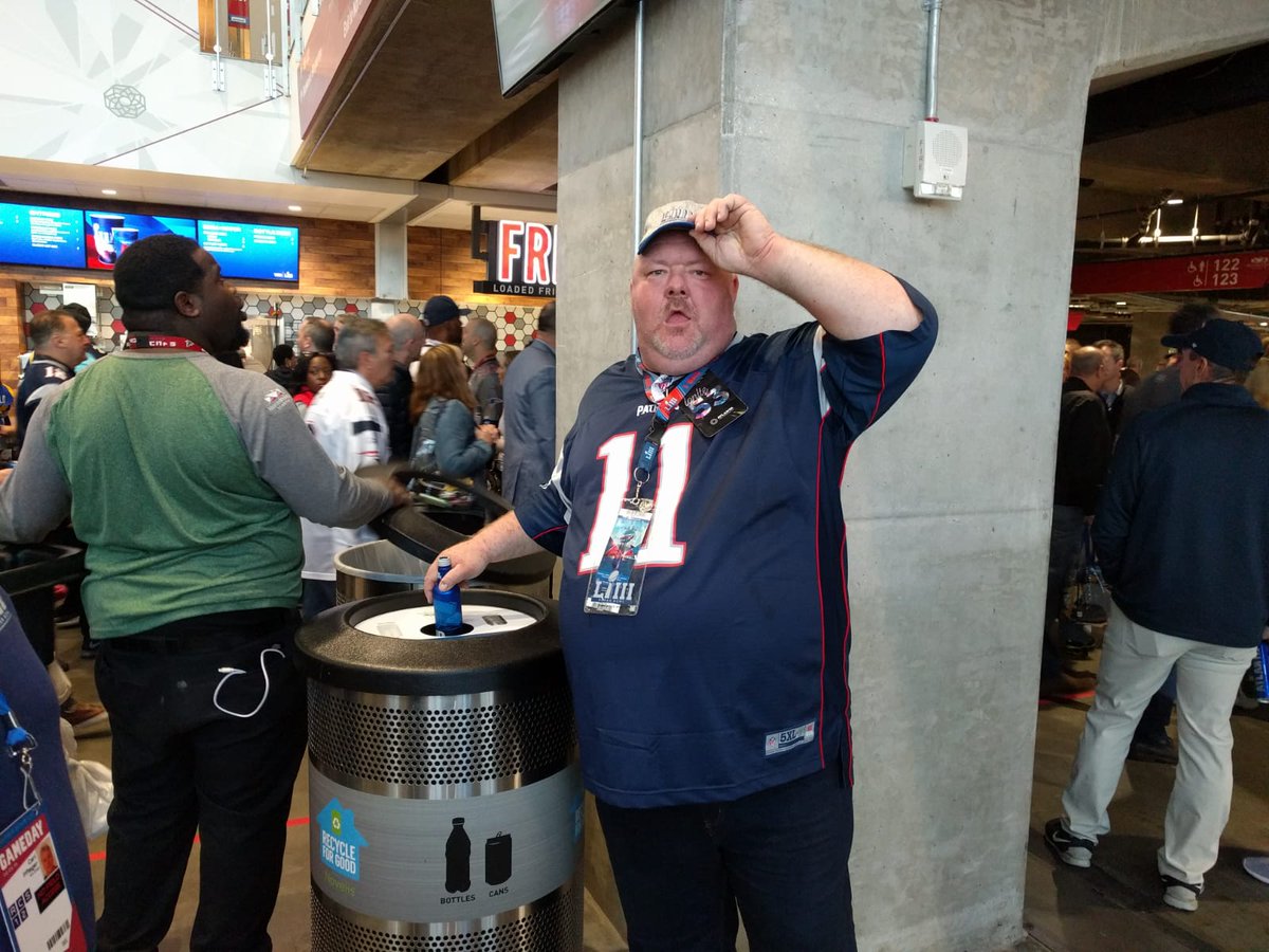 NFLGreen's tweet photo. Tom Call of Vermont wins a SBLIII hat for being a super recycler! #nflgreen #recycleandwin @NFL345  @MBStadium https://t.co/4fr1Q0lrZU