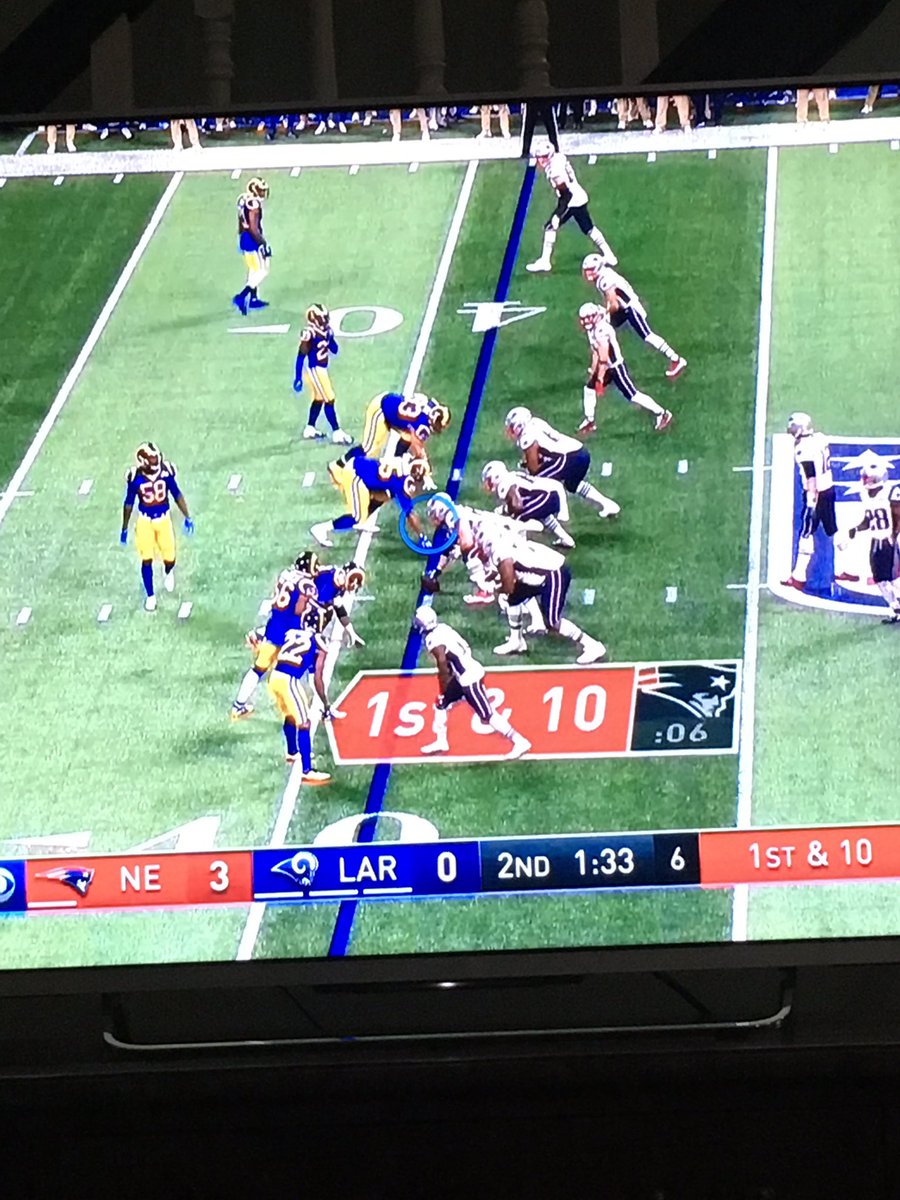 VIPTRENCH's tweet image. #cbs so tired of the game buffering