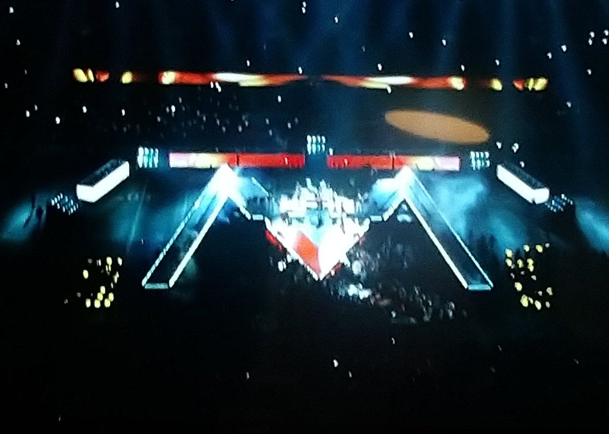 There's the problem.... Maroon 5 had the halftime show set to M for Mini. They should have set it to W for Wumbo. 
#SuperbOwl #SpongeBob #HalftimeShow