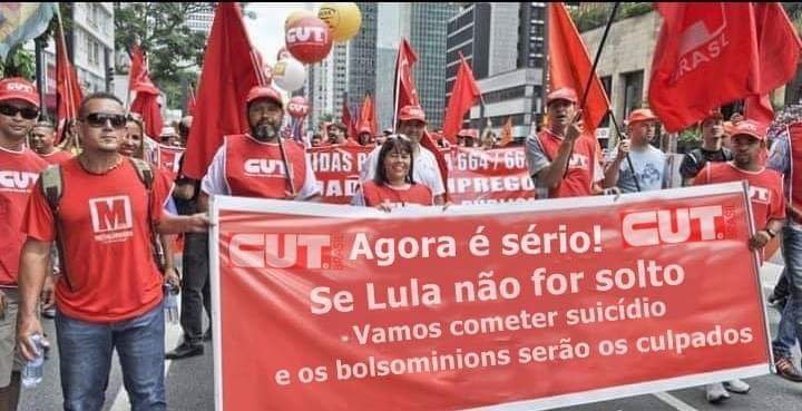 RejanePaiva's tweet image. Se for suicídio coletivo, um, dô, lá, si, meio e Já... nem morrer com dignidade esse povo consegue rsrs...