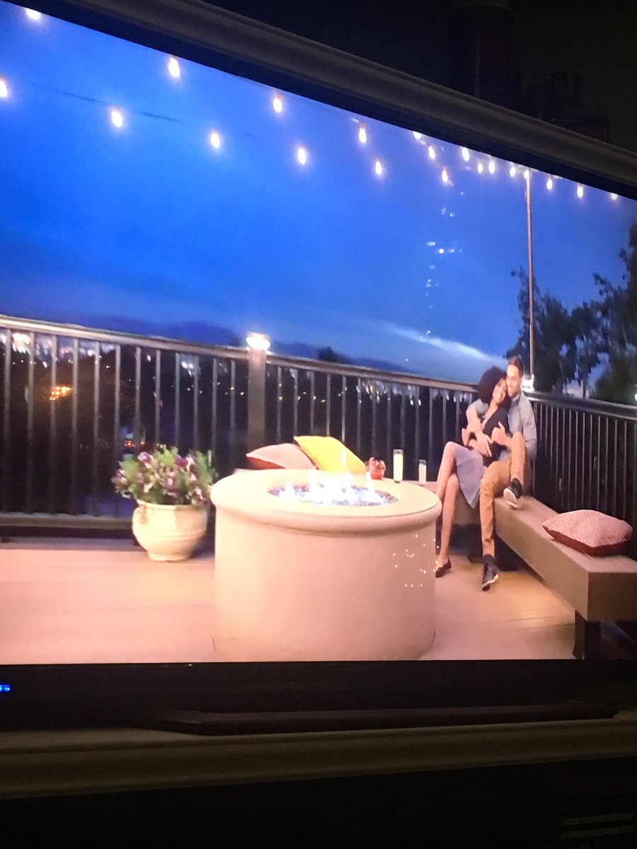 UncleNormpit's tweet photo. #outdoorliving @Trex_Company they’re getting cozy on his deck... https://t.co/RfAdMazG3j