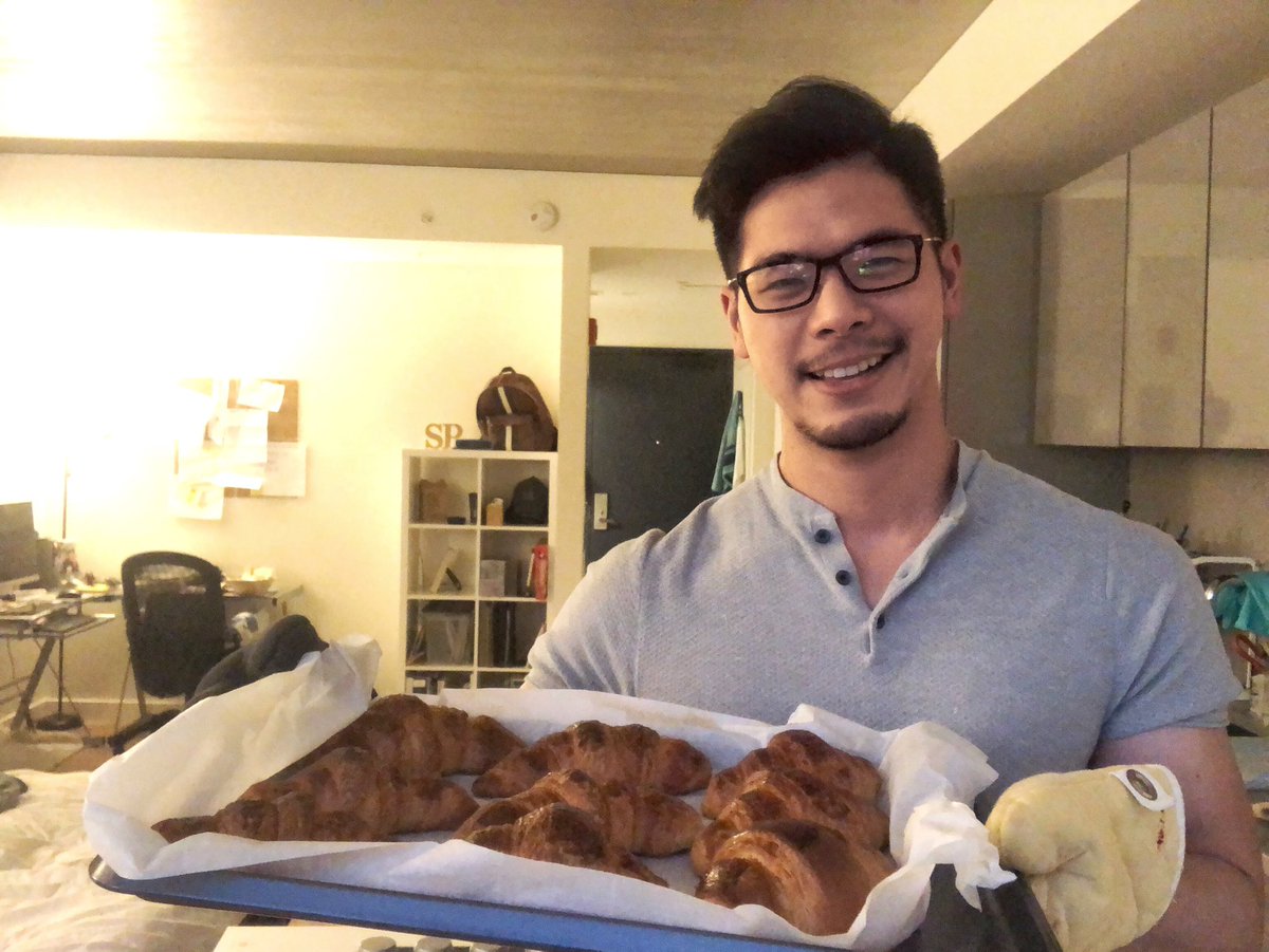 PierreSira's tweet photo. เฮียเพิ่งรู้ว่า ทำ croissant ที นี่ใช้เวลา 2-3 วัน
เฮียเลยบอก ครั้งแรกแล้วครั้งเดียวครับ 55

แต่นี่ อร่อยนะ https://t.co/o2GhsuWu3J