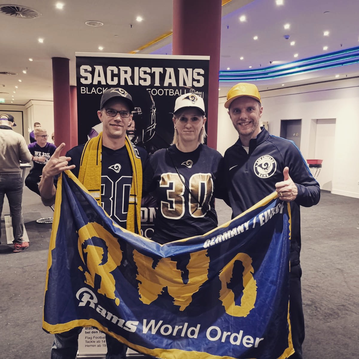 enidan2605's tweet image. GO RAMS!!!🤘🤘🤘 #ranSB53 #cinemaxxfreiburg #sacristansfreiburg #rwogermany #Superbowl @RRMarketer