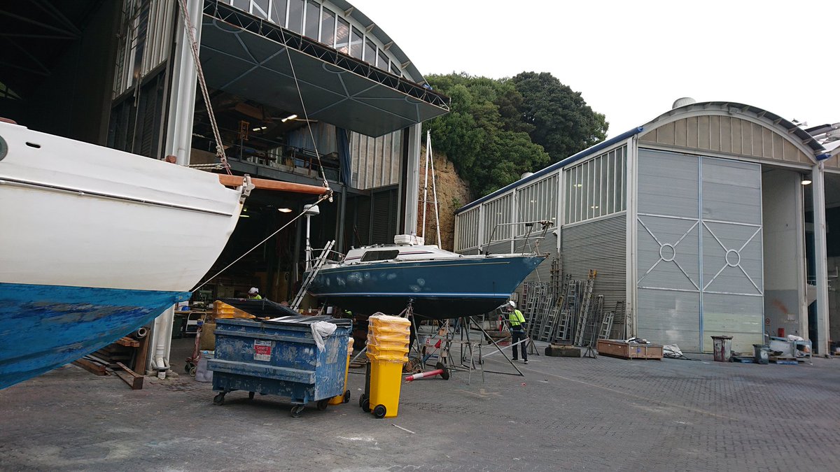 Svanika's tweet photo. Just when a podcast crew finally calls on sailing Svanika... she's still in the shop. #noakesshipyard guess I'll borrow my bosses bigger faster one? #probablyscience https://t.co/jyFDRVQHB6