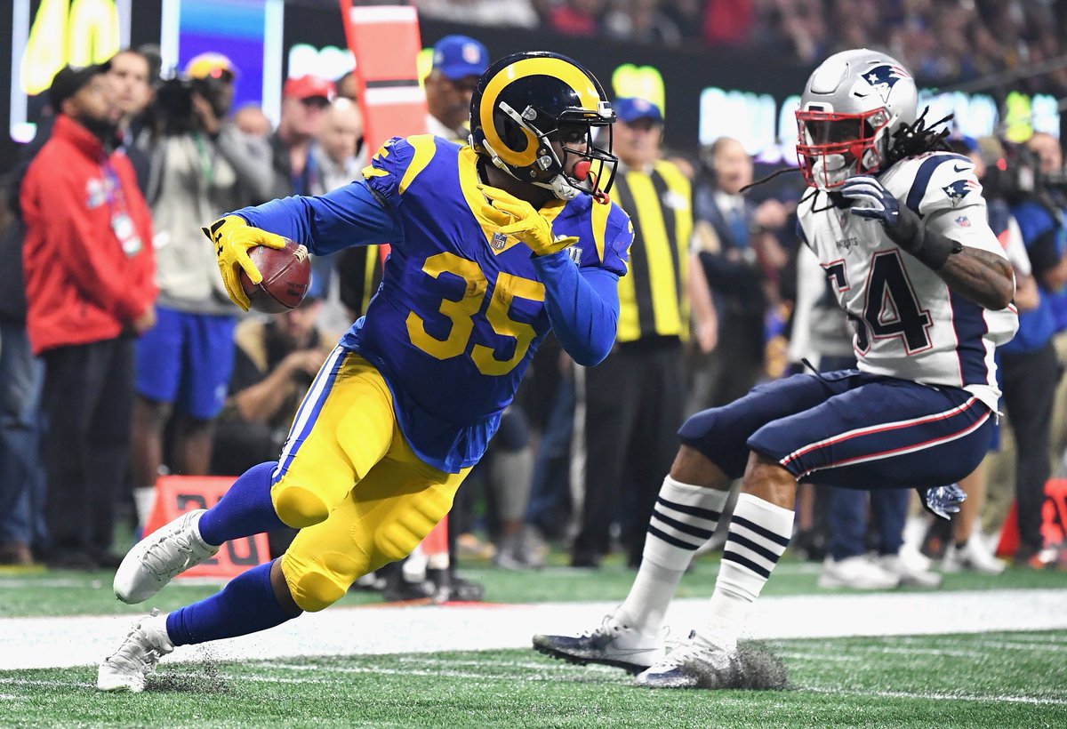 BBCSport's tweet image. 21 is the fewest points we&apos;ve had in a #SuperBowl so we&apos;re on for at least one record! 🙌 

Join us LIVE on @BBCOne or online 👉 bbc.in/2t19QGX

#bbcnfl #SBLIII